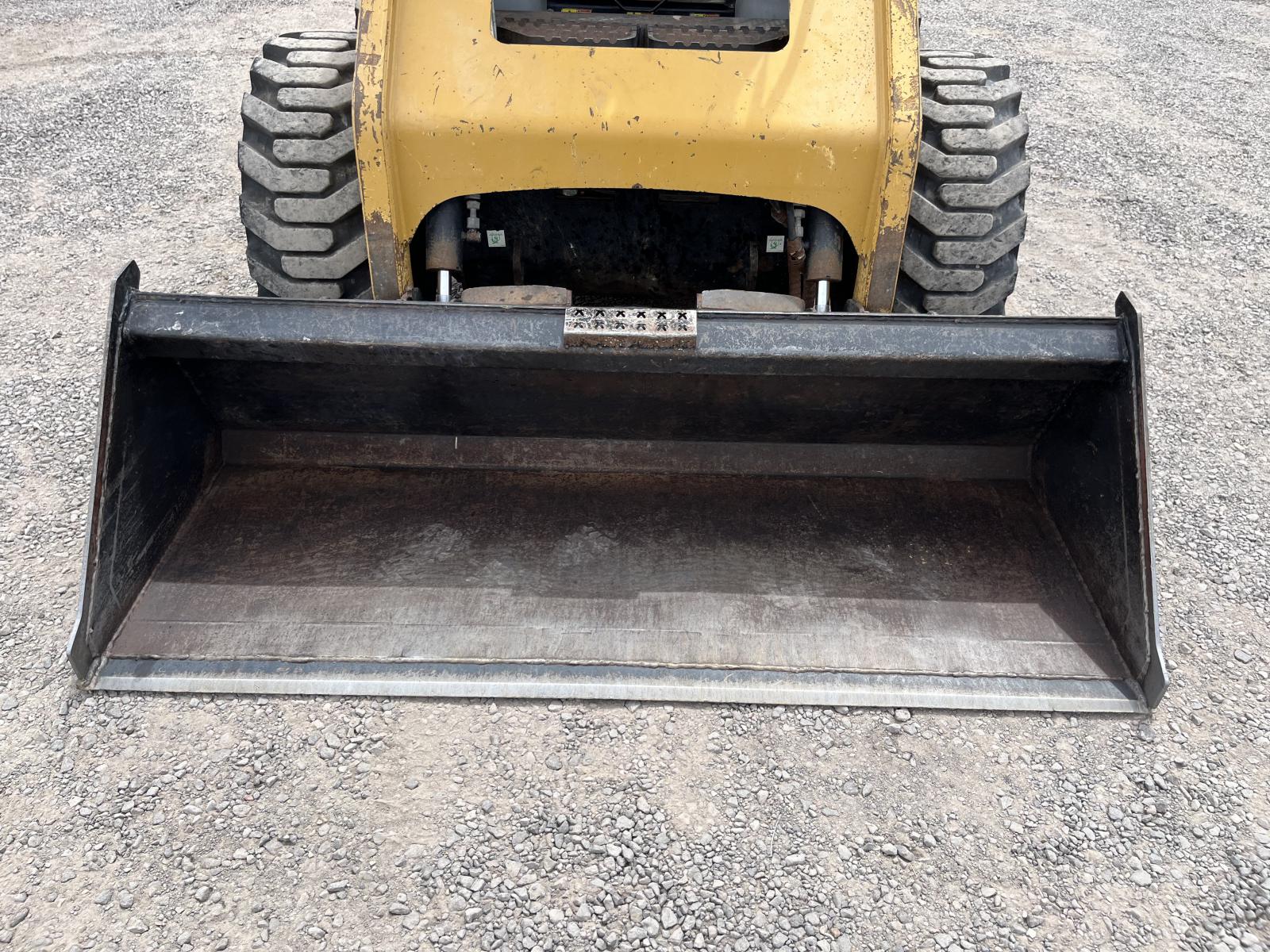 ./imagenes/INVOICE/2019/17484/MINICARGADOR CATERPILLAR 226B (5).JPG